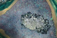 geode epoxy green gold met opal hart 75 x 65 cm €350,00